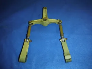 Beech Baron B-55 Bellcrank Co-Pilot 35-524138-2 w/ Rods (0515-60)